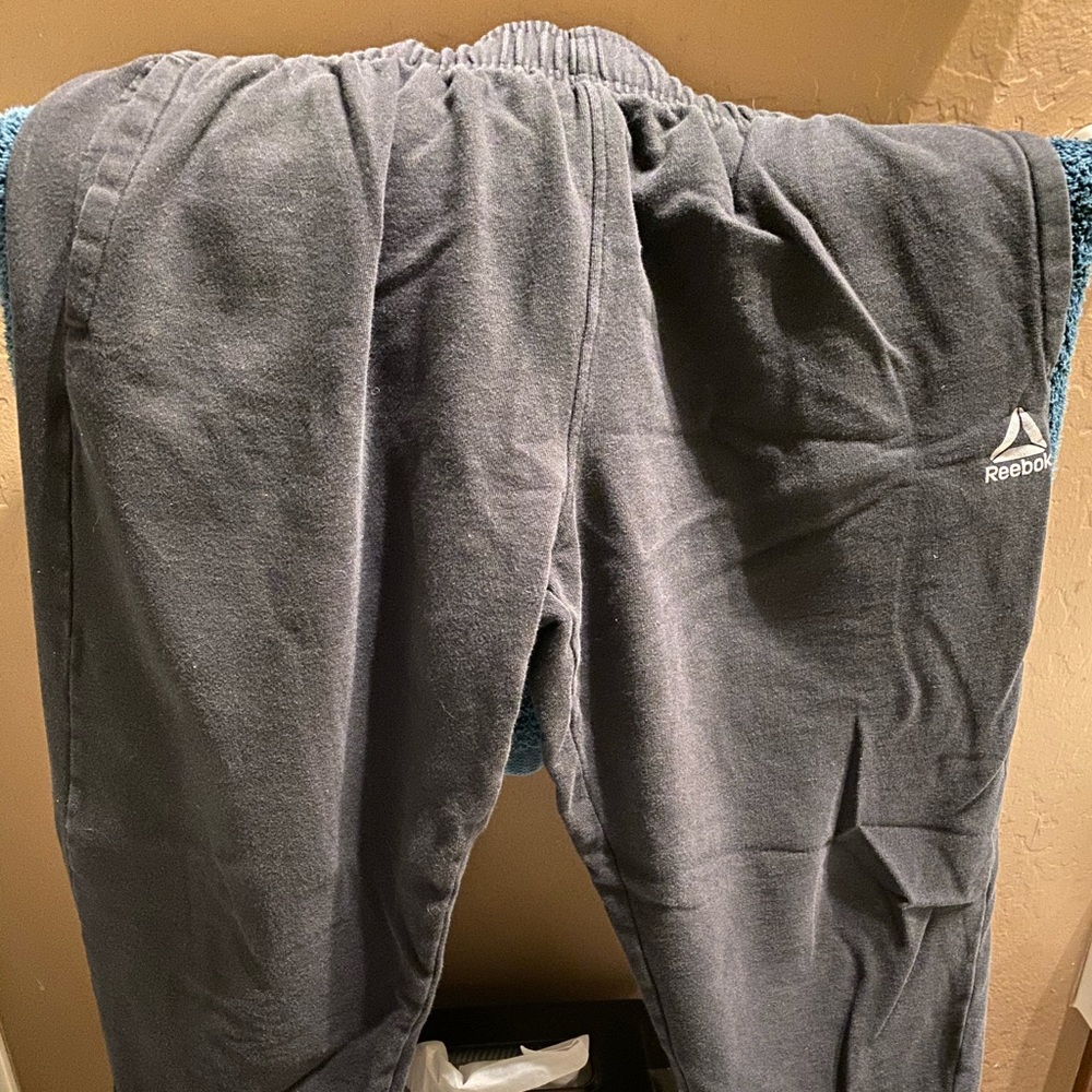 Men’s Reebok sweatpants size m